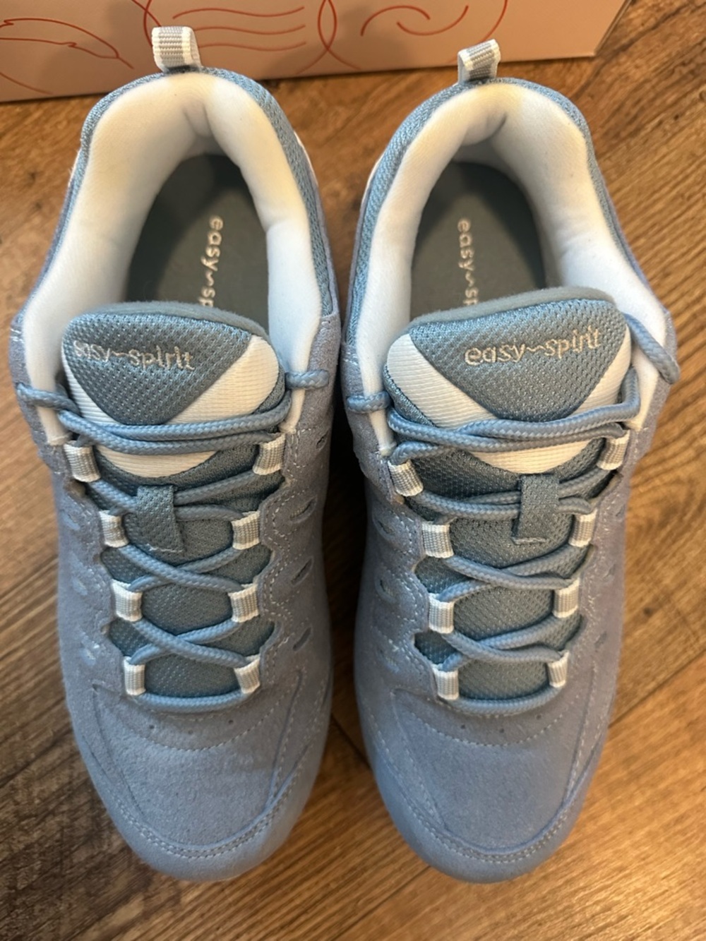 easy spirit women’s sneakers